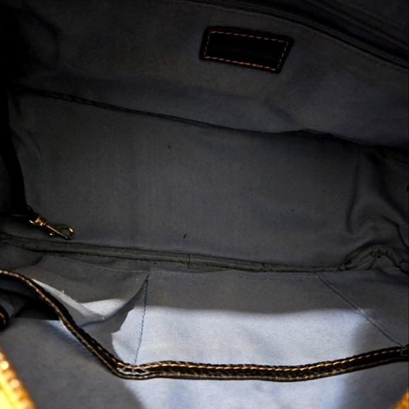 Dooney & Bourke Signature Vintage Fabric with Black Leather Trim Shoulder Bag - Picture 17 of 17